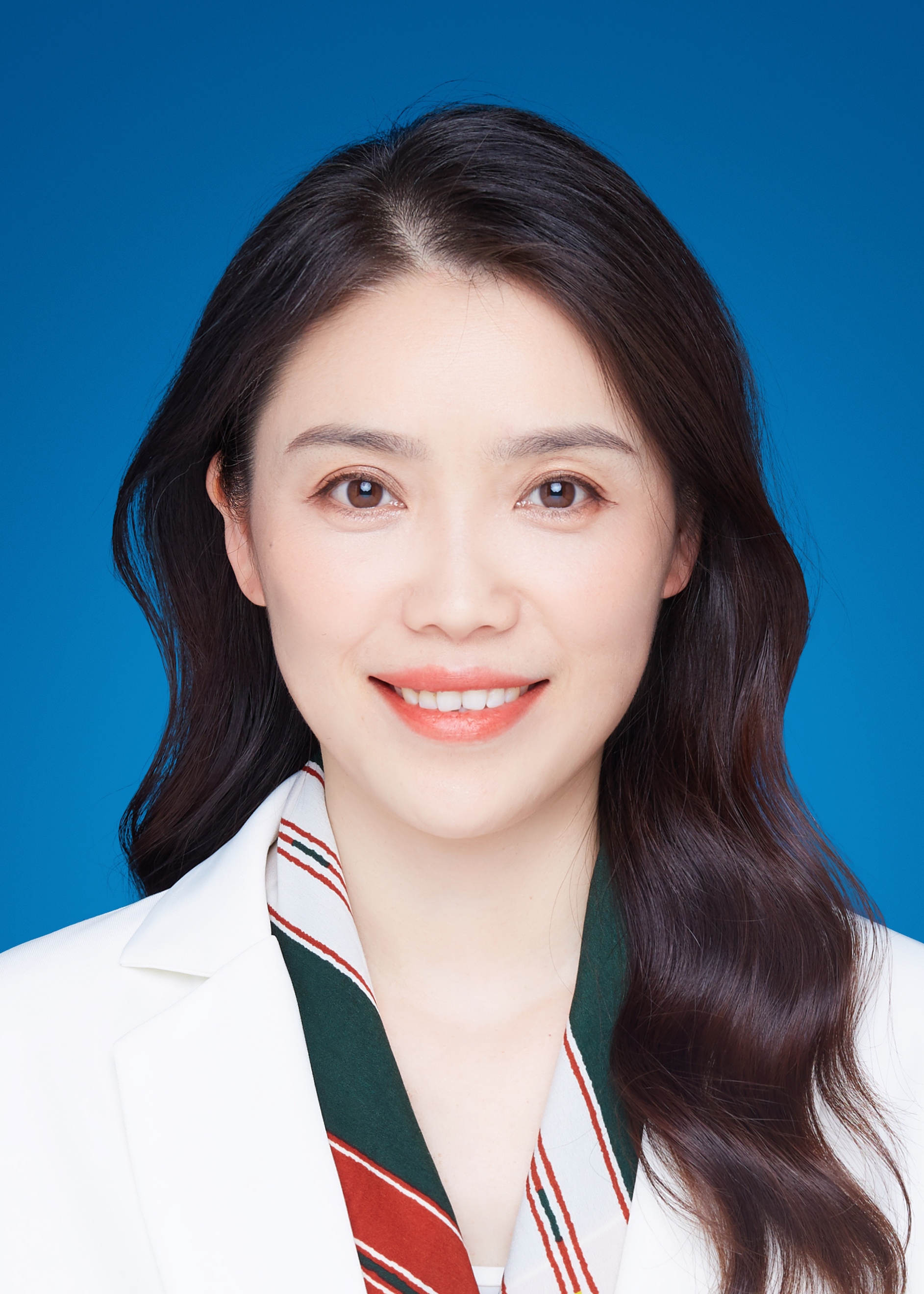 ?王莉（黨委委員、副總經理、董事）